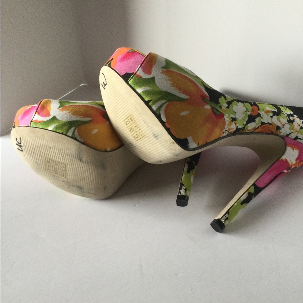 Aldo size 37 platform heels floral genuine leather - Picture 5 of 9